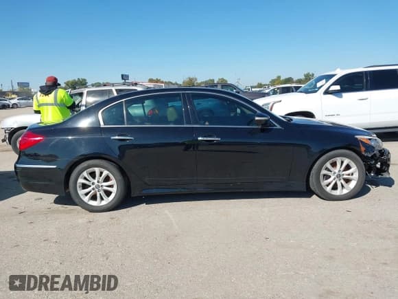 ✅ 2013 Hyundai Genesis 3.8L • VIN: KMHGC4DD6DU251710 • Lot: 43629203. Wystawiony na IAAI z przebiegiem 61 802 mil. Bezpłatny archiwum sprzedaży aukcyjnych z USA i szczegółowy raport historii pojazdu na DreamBid. Zdjęcie 13.