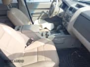 ✅ 2008 Ford Escape XLT • VIN: 1FMCU93108KE60815 • Lot: 42504139. Listed on IAAI with 138,911 mi. Free auction sales archive from the USA and detailed vehicle history report at DreamBid. Image 5.