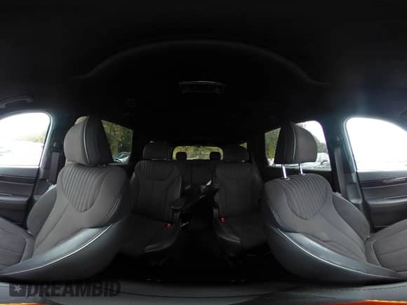 ✅ 2025 Hyundai Palisade Calligraphy • VIN: KM8R7DGE3SU883997 • Lot: 43279566. Listed on IAAI with 4,367 mi. Free auction sales archive from the USA and detailed vehicle history report at DreamBid. Image 19.