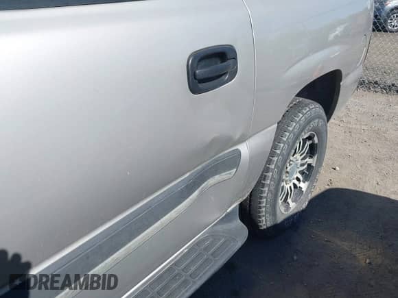 ✅ 2004 Chevrolet Suburban LT • VIN: 3GNEC16T14G306203 • Lot: 43452798. Listed on IAAI with 146,872 mi. Free auction sales archive from the USA and detailed vehicle history report at DreamBid. Image 19.