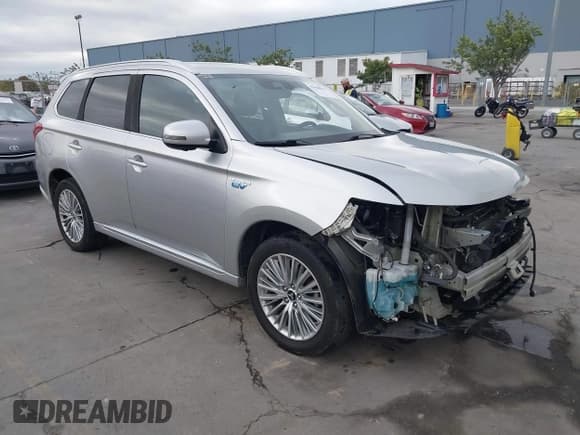 ✅ 2019 Mitsubishi Outlander SEL • VIN: JA4J24A57KZ053951 • Lot: 43640861. Listed on IAAI with 99,702 mi. Free auction sales archive from the USA and detailed vehicle history report at DreamBid. Image 1.