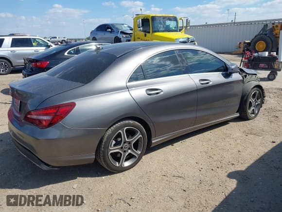 ✅ 2018 Mercedes-Benz CLA 250 • VIN: WDDSJ4EB6JN518969 • Лот: 43285494. Опубликован ранее на IAAI с пробегом 66 074 миль. Бесплатный доступ к архиву аукционных продаж из США и подробный отчёт об истории автомобиля на DreamBid. Изображение 4.