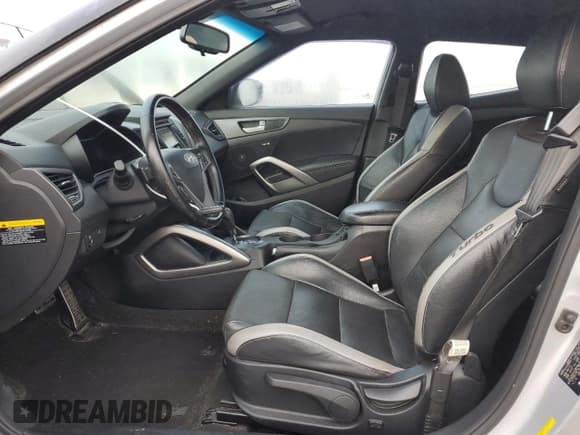 ✅ 2016 Hyundai Veloster Turbo • VIN: KMHTC6AE6GU252402 • Lot: 85690124. Wystawiony na Copart z przebiegiem 130 753 mil. Bezpłatny archiwum sprzedaży aukcyjnych z USA i szczegółowy raport historii pojazdu na DreamBid. Zdjęcie 7.