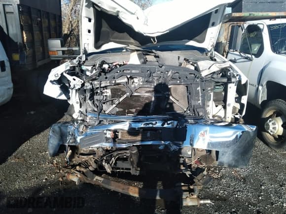 ✅ 2018 Chevrolet Silverado 3500HD • VIN: 1GB2KYEG6JZ217027 • Lot: 38040731. Wystawiony na IAAI z przebiegiem Nie podano. Bezpłatny archiwum sprzedaży aukcyjnych z USA i szczegółowy raport historii pojazdu na DreamBid. Zdjęcie 6.