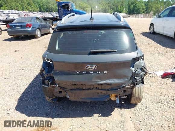 ✅ 2023 Hyundai Venue SEL • VIN: KMHRC8A37PU256494 • Lot: 39727783. Listed on IAAI with 20,170 mi. Free auction sales archive from the USA and detailed vehicle history report at DreamBid. Image 17.