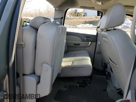 ✅ 2007 Chevrolet Silverado 2500HD LTZ • VIN: 1GCHK23677F513035 • Lot: 43150135. Wystawiony na Copart z przebiegiem Nie podano. Bezpłatny archiwum sprzedaży aukcyjnych z USA i szczegółowy raport historii pojazdu na DreamBid. Zdjęcie 11.