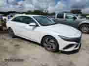 2025 Hyundai Elantra SEL Convenience z VIN KMHLS4DG1SU942507, wystawiony jako Copart lot #62819555 z przebiegiem 1 736 mil mil oraz Szkoda całkowita • Salvage title. Historia ofert i sprzedaży dostępna na DreamBid. Obrazek 4.