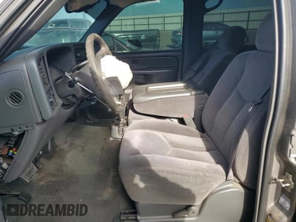 ✅ 2006 Chevrolet Silverado 1500 LS • VIN: 2GCEC13V961315578 • Лот: 78438404. Опубликован ранее на Copart с пробегом 161 120 миль. Бесплатный доступ к архиву аукционных продаж из США и подробный отчёт об истории автомобиля на DreamBid. Изображение 7.