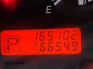 ✅ 2012 Nissan Versa S • VIN: 3N1BC1CP2CK266411 • Лот: 43703444. Опубликован ранее на IAAI с пробегом 165 102 миль. Бесплатный доступ к архиву аукционных продаж из США и подробный отчёт об истории автомобиля на DreamBid. Изображение 16.