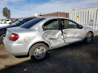 2003 Dodge Neon SXT z VIN 1B3ES56C33D103930, wystawiony jako Copart lot #50413565 z przebiegiem 123 629 mil mil oraz Szkoda całkowita • Salvage title. Historia ofert i sprzedaży dostępna na DreamBid. Obrazek 3.