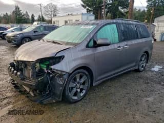 ✅ 2016 Toyota Sienna SE • VIN: 5TDXK3DC4GS759899 • Lot: 96832475. Listed on Copart with 184,024 mi. Free auction sales archive from the USA and detailed vehicle history report at DreamBid. Image 1.