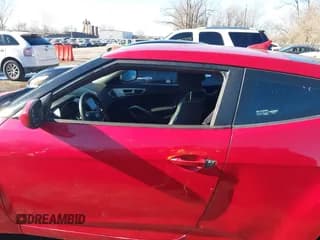 ✅ 2016 Hyundai Veloster • VIN: KMHTC6AD1GU260219 • Lot: 41114806. Wystawiony na IAAI z przebiegiem 128 000 mil. Bezpłatny archiwum sprzedaży aukcyjnych z USA i szczegółowy raport historii pojazdu na DreamBid. Zdjęcie 6.