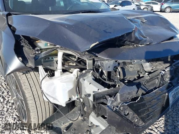 ✅ 2025 Nissan Sentra SR • VIN: 3N1AB8DV0SY311748 • Lot: 43880317. Listed on IAAI with 21,613 mi. Free auction sales archive from the USA and detailed vehicle history report at DreamBid. Image 6.