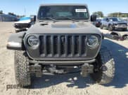 ✅ 2022 Jeep Wrangler Unlimited Rubicon • VIN: 1C4JJXR68NW121395 • Лот: 81856295. Опубликован ранее на Copart с пробегом 18 118 миль. Бесплатный доступ к архиву аукционных продаж из США и подробный отчёт об истории автомобиля на DreamBid. Изображение 5.