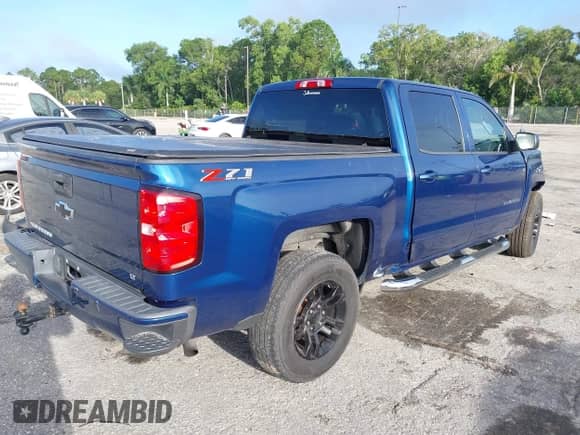 2018 Chevrolet Silverado 1500 LT с VIN 3GCUKREC4JG394943, выставлен на аукционе IAAI как лот 43345901 с пробегом 118 215 миль миль и . История ставок и продаж доступна на DreamBid. Изображение 4.