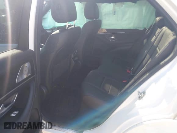 ✅ 2023 Mercedes-Benz GLE 350 • VIN: 4JGFB4KB1PA871323 • Lot: 42140407. Wystawiony na IAAI z przebiegiem 47 001 mil. Bezpłatny archiwum sprzedaży aukcyjnych z USA i szczegółowy raport historii pojazdu na DreamBid. Zdjęcie 8.