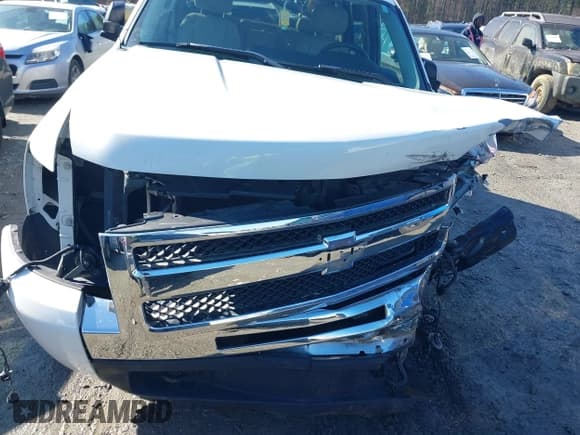 ✅ 2011 Chevrolet Silverado 1500 1HY • VIN: 3GCUKUEJ8BG300341 • Lot: 41749718. Listed on IAAI with 153,148 mi. Free auction sales archive from the USA and detailed vehicle history report at DreamBid. Image 6.