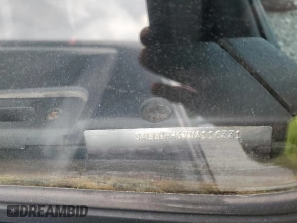 ✅ 1997 Land Rover Defender • VIN: SALLDHM67VA116331 • Lot: 71171185. Wystawiony na Copart z przebiegiem 90 402 mil. Bezpłatny archiwum sprzedaży aukcyjnych z USA i szczegółowy raport historii pojazdu na DreamBid. Zdjęcie 14.