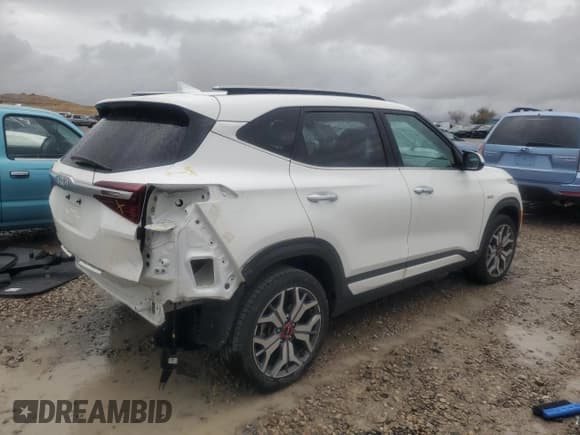 ✅ 2022 Kia Seltos SX • VIN: KNDETCA23N7346248 • Лот: 84602335. Опубликован ранее на Copart с пробегом 51 394 миль. Бесплатный доступ к архиву аукционных продаж из США и подробный отчёт об истории автомобиля на DreamBid. Изображение 3.