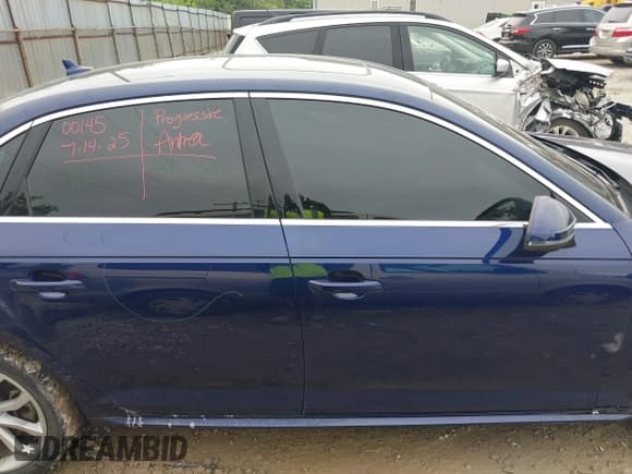 ✅ 2019 Audi A4 Prestige • VIN: WAUFNAF42KA028419 • Lot: 42760237. Listed on IAAI with 106,872 mi. Free auction sales archive from the USA and detailed vehicle history report at DreamBid. Image 14.