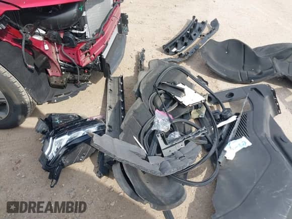 2022 Chevrolet Tahoe Z71 z VIN 1GNSKPKD4NR193050, wystawiony jako IAAI lot #41656544 z przebiegiem 41 165 mil mil oraz . Historia ofert i sprzedaży dostępna na DreamBid. Obrazek 20.