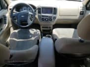 ✅ 2004 Ford Escape XLT • VIN: 1FMYU03174DA15312 • Lot: 58361005. Wystawiony na Copart z przebiegiem 187 066 mil. Bezpłatny archiwum sprzedaży aukcyjnych z USA i szczegółowy raport historii pojazdu na DreamBid. Zdjęcie 8.