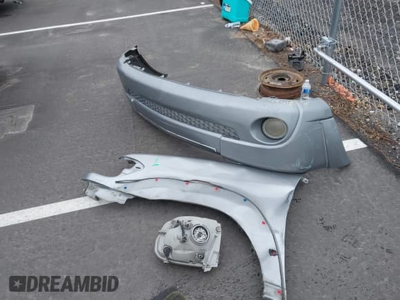 ✅ 2006 Toyota Tundra SR5 • VIN: 5TBET341X6S529696 • Lot: 43418798. Listed on IAAI with 303,636 mi. Free auction sales archive from the USA and detailed vehicle history report at DreamBid. Image 12.