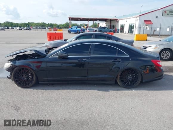 ✅ 2014 Mercedes-Benz CLS 550 • VIN: WDDLJ7DB7EA123705 • Lot: 42917946. Wystawiony na IAAI z przebiegiem 140 873 mil. Bezpłatny archiwum sprzedaży aukcyjnych z USA i szczegółowy raport historii pojazdu na DreamBid. Zdjęcie 14.