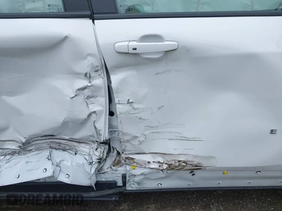 ✅ 2023 Chevrolet Equinox LS • VIN: 3GNAXSEG1PL124784 • Lot: 42322691. Listed on IAAI with 25,021 mi. Free auction sales archive from the USA and detailed vehicle history report at DreamBid. Image 20.