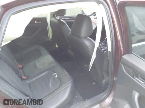 ✅ 2014 Volkswagen Passat SEL Premium • VIN: 1VWCS7A37EC022413 • Lot: 40597042. Listed on IAAI with 131,866 mi. Free auction sales archive from the USA and detailed vehicle history report at DreamBid. Image 8.