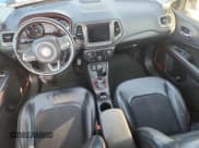 ✅ 2018 Jeep Compass Trailhawk • VIN: 3C4NJDDB9JT367005 • Lot: 92509805. Wystawiony na Copart z przebiegiem 108 530 mil. Bezpłatny archiwum sprzedaży aukcyjnych z USA i szczegółowy raport historii pojazdu na DreamBid. Zdjęcie 8.