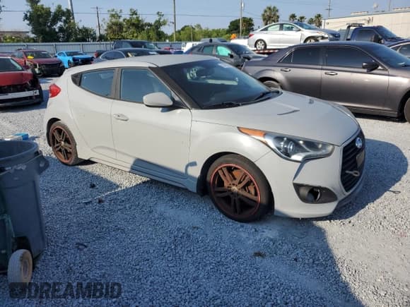 ✅ 2015 Hyundai Veloster Turbo • VIN: KMHTC6AE1FU222528 • Lot: 53470355. Wystawiony na Copart z przebiegiem 94 019 mil. Bezpłatny archiwum sprzedaży aukcyjnych z USA i szczegółowy raport historii pojazdu na DreamBid. Zdjęcie 4.