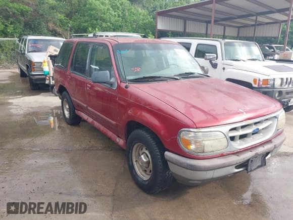 ✅ 1995 Ford Explorer Eddie Bauer • VIN: 1FMDU32X0SUA98813 • Lot: 42121894. Listed on IAAI with 139,740 mi. Free auction sales archive from the USA and detailed vehicle history report at DreamBid. Image 1.