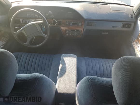 ✅ 1990 Pontiac Bonneville • VIN: 1G2HX54C0L1229409 • Лот: 69831185. Опубликован ранее на Copart с пробегом 134 084 миль. Бесплатный доступ к архиву аукционных продаж из США и подробный отчёт об истории автомобиля на DreamBid. Изображение 8.