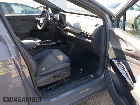 ✅ 2023 Volkswagen ID.4 Pro S • VIN: 1V2WNPE84PC026742 • Lot: 42712014. Listed on IAAI with 27,887 mi. Free auction sales archive from the USA and detailed vehicle history report at DreamBid. Image 5.