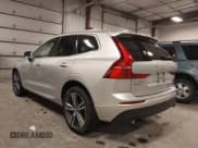 ✅ 2019 Volvo XC60 Momentum • VIN: LYV102RKXKB232325 • Lot: 41486123. Wystawiony na IAAI z przebiegiem 55 213 mil. Bezpłatny archiwum sprzedaży aukcyjnych z USA i szczegółowy raport historii pojazdu na DreamBid. Zdjęcie 3.