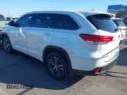 ✅ 2017 Toyota Highlander LE • VIN: 5TDZZRFH8HS190721 • Lot: 43401271. Wystawiony na IAAI z przebiegiem 160 834 mil. Bezpłatny archiwum sprzedaży aukcyjnych z USA i szczegółowy raport historii pojazdu na DreamBid. Zdjęcie 3.