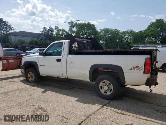 ✅ 2005 Chevrolet Silverado 2500HD Work Truck • VIN: 1GCHK24U45E109139 • Лот: 61423745. Опубликован ранее на Copart с пробегом 87 475 миль. Бесплатный доступ к архиву аукционных продаж из США и подробный отчёт об истории автомобиля на DreamBid. Изображение 2.