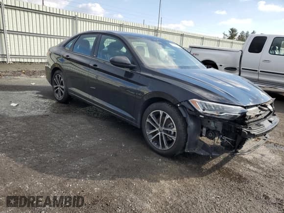 ✅ 2024 Volkswagen Jetta Sport • VIN: 3VWAM7BUXRM073708 • Lot: 84942294. Listed on Copart with 5,906 mi. Free auction sales archive from the USA and detailed vehicle history report at DreamBid. Image 4.