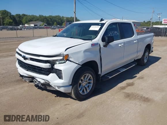 ✅ 2022 Chevrolet Silverado 1500 RST • VIN: 3GCUDEEDXNG634773 • Lot: 43339956. Wystawiony na IAAI z przebiegiem 77 414 mil. Bezpłatny archiwum sprzedaży aukcyjnych z USA i szczegółowy raport historii pojazdu na DreamBid. Zdjęcie 2.