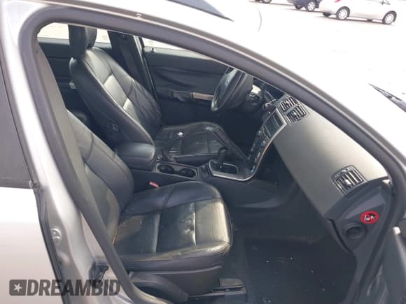 ✅ 2007 Volvo V50 2.4L • VIN: YV1MW382872317427 • Лот: 43549602. Опубликован ранее на IAAI с пробегом 164 820 миль. Бесплатный доступ к архиву аукционных продаж из США и подробный отчёт об истории автомобиля на DreamBid. Изображение 5.