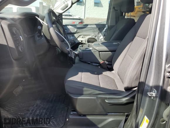 ✅ 2021 Chevrolet Silverado 1500 Custom • VIN: 1GCRYBEK2MZ366355 • Lot: 69865394. Wystawiony na Copart z przebiegiem 59 801 mil. Bezpłatny archiwum sprzedaży aukcyjnych z USA i szczegółowy raport historii pojazdu na DreamBid. Zdjęcie 7.