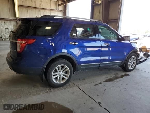 ✅ 2015 Ford Explorer XLT • VIN: 1FM5K8D85FGA84066 • Lot: 56195355. Wystawiony na Copart z przebiegiem 93 604 mil. Bezpłatny archiwum sprzedaży aukcyjnych z USA i szczegółowy raport historii pojazdu na DreamBid. Zdjęcie 3.