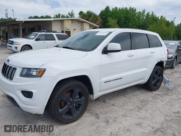 ✅ 2015 Jeep Grand Cherokee Laredo • VIN: 1C4RJEAG7FC143838 • Lot: 42276658. Listed on IAAI with 135,441 mi. Free auction sales archive from the USA and detailed vehicle history report at DreamBid. Image 19.