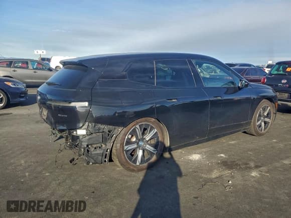 ✅ 2022 BMW iX xDrive50 • VIN: WB523CF06NCK55343 • Lot: 94505535. Wystawiony na Copart z przebiegiem 80 349 mil. Bezpłatny archiwum sprzedaży aukcyjnych z USA i szczegółowy raport historii pojazdu na DreamBid. Zdjęcie 3.