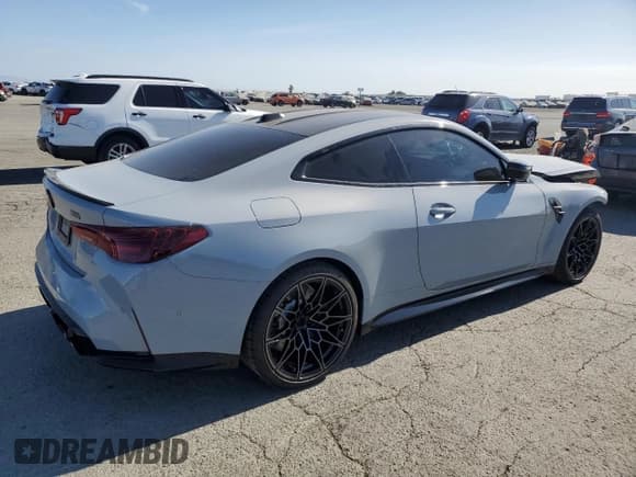 ✅ 2025 BMW M4 Competition xDrive • VIN: WBS33HK02SCS29869 • Lot: 62025085. Wystawiony na Copart z przebiegiem 5 122 mil. Bezpłatny archiwum sprzedaży aukcyjnych z USA i szczegółowy raport historii pojazdu na DreamBid. Zdjęcie 3.