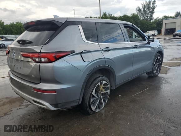 ✅ 2024 Mitsubishi Outlander SE • VIN: JA4J3VA86RZ005087 • Lot: 84209555. Wystawiony na Copart z przebiegiem 27 293 mil. Bezpłatny archiwum sprzedaży aukcyjnych z USA i szczegółowy raport historii pojazdu na DreamBid. Zdjęcie 3.