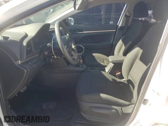 ✅ 2020 Hyundai Elantra SE • VIN: 5NPD74LF8LH509992 • Lot: 75617994. Wystawiony na Copart z przebiegiem 71 232 mil mil. Skorzystaj z bezpłatnego archiwum sprzedaży aukcyjnych z USA i zobacz szczegółowy raport historii pojazdu na DreamBid. Zdjęcie 7.