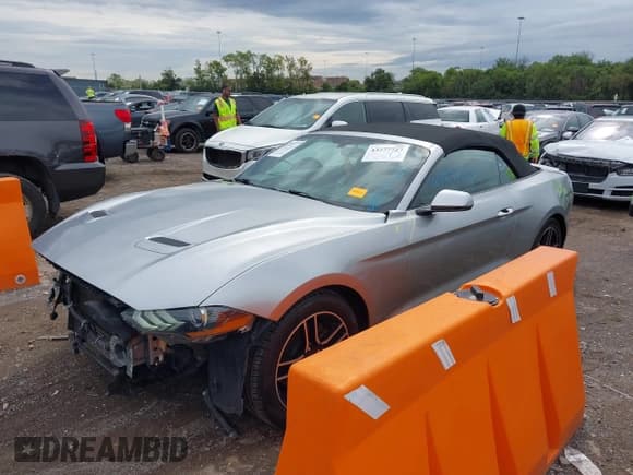 ✅ 2020 Ford Mustang EcoBoost Premium • VIN: 1FATP8UH3L5113591 • Lot: 43277727. Wystawiony na IAAI z przebiegiem 203 564 mil. Bezpłatny archiwum sprzedaży aukcyjnych z USA i szczegółowy raport historii pojazdu na DreamBid. Zdjęcie 14.