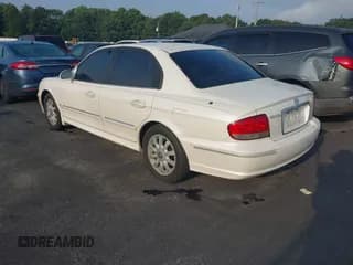 ✅ 2004 Hyundai Sonata GLS • VIN: KMHWF35H84A023577 • Lot: 43024859. Listed on IAAI with 186,478 mi. Free auction sales archive from the USA and detailed vehicle history report at DreamBid. Image 3.